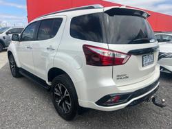 2020 Isuzu MU-X Onyx Edition