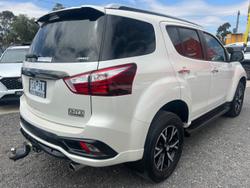 2020 Isuzu MU-X Onyx Edition
