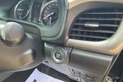 2020 Toyota Hilux SR5