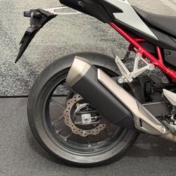 2023 Honda 2023 Honda NAKED CB750 (Hornet) White