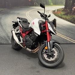 2023 Honda 2023 Honda NAKED CB750 (Hornet) White