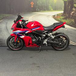 2025 Honda CBR650R Red