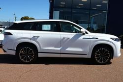 2025 Jaecoo J8 Track