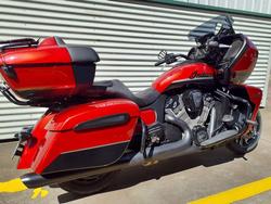 2022 Indian Pursuit Dark Horse Premium Pursuit Red