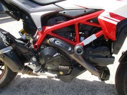 2017 DUCATI 939 HYPERMOTARD RED