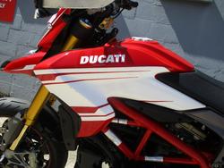 2017 DUCATI 939 HYPERMOTARD RED