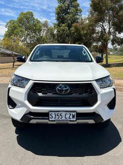 2024 Toyota Hilux SR 48V