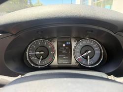 2024 Toyota Hilux SR 48V