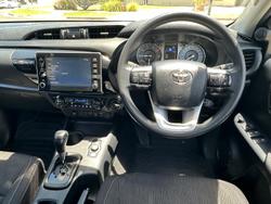 2024 Toyota Hilux SR 48V
