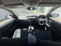 2024 Toyota Hilux SR 48V