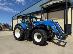 2014 New Holland T7.235