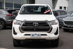 2022 Toyota Hilux SR