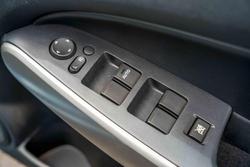 2013 Mazda 2 Neo Sport