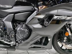 2024 Yamaha YZF-R7LA Black