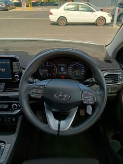 2017 Hyundai i30 Active PD MY18 Platinum Silver