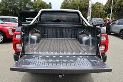 2022 Toyota Hilux SR5