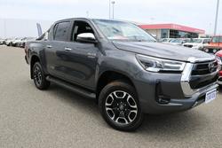 2022 Toyota Hilux SR5
