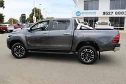 2022 Toyota Hilux SR5