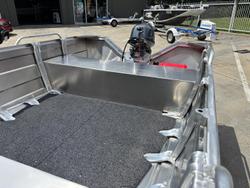 2026 QUINTREX F390 Outback Explorer