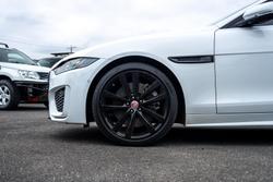 2020 Jaguar XE P300 R-Dynamic SE