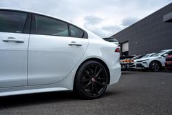 2020 Jaguar XE P300 R-Dynamic SE