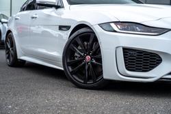 2020 Jaguar XE P300 R-Dynamic SE