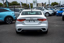 2020 Jaguar XE P300 R-Dynamic SE