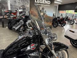 2017 Harley-Davidson Heritage Softail Classic 1690 (FLSTC) Softail Black