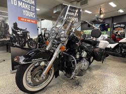 2017 Harley-Davidson Heritage Softail Classic 1690 (FLSTC) Softail Black