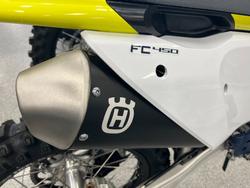 2023 HUSQVARNA FC450 NEBULA WHITE