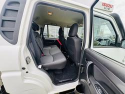 2022 Mahindra PIK-UP 2022 Mahindra PIK-UP Dual Cab Utility MT 4x4 S10+ Arctic White