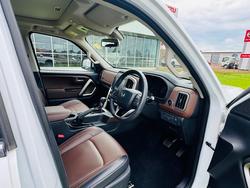 2023 Mahindra Scorpio 2023 Mahindra Scorpio Z8L (SCORPIOZ8L) Everest White