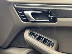 2020 Porsche Macan 95B MY20 AWD Jet Black