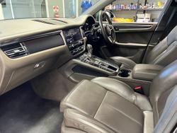 2020 Porsche Macan 95B MY20 AWD Jet Black