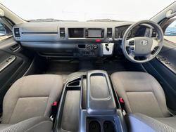 2017 Toyota Hiace Commuter