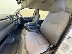 2017 Toyota Hiace Commuter