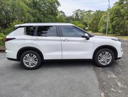 2023 Mitsubishi Outlander LS
