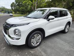 2023 Mitsubishi Outlander LS