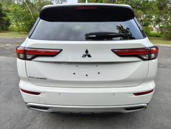 2023 Mitsubishi Outlander LS