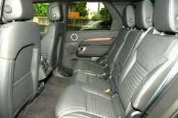 2025 Land Rover Discovery D350 Dynamic SE Series 5 MY25 4X4 Santorini Black