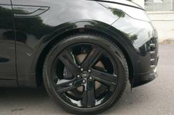 2025 Land Rover Discovery D350 Dynamic SE Series 5 MY25 4X4 Santorini Black