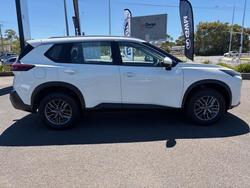 2022 Nissan X-TRAIL ST