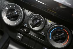 2025 Toyota Hilux SR