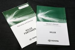 2025 Toyota Hilux SR