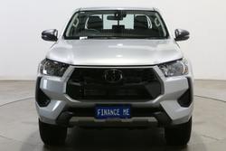 2025 Toyota Hilux SR