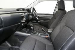 2025 Toyota Hilux SR