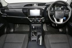 2025 Toyota Hilux SR