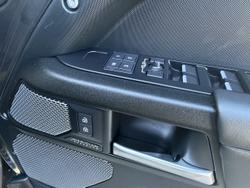 2023 Land Rover Defender 110 P525 V8