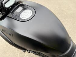 2015 DUCATI DIAVEL DARK STEALTH Black