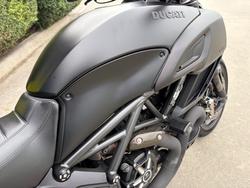 2015 DUCATI DIAVEL DARK STEALTH Black
